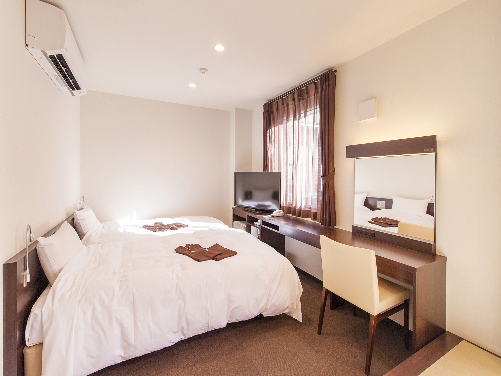 Hana Hotel Fukaya & Spa Exterior foto